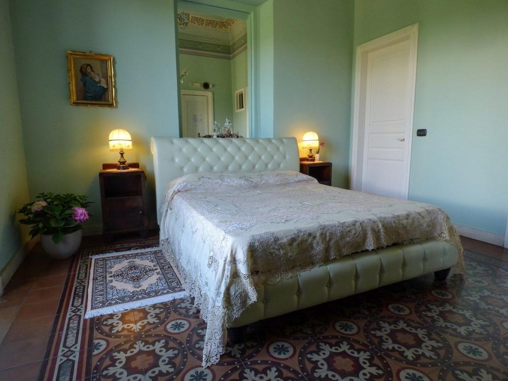 Palazzo Giovanni Bed And Breakfast Acireale Exterior foto