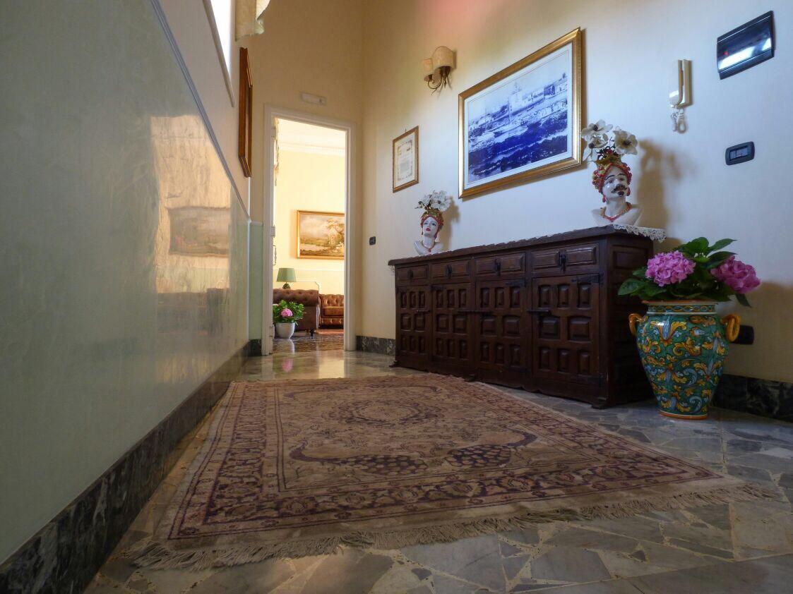 Palazzo Giovanni Bed And Breakfast Acireale Exterior foto